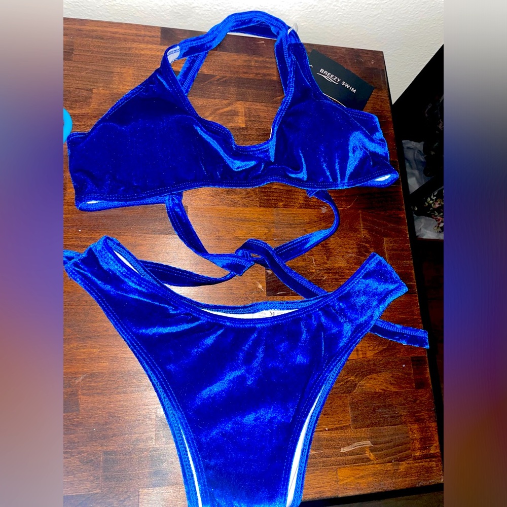 Velvet bikini, NWT
